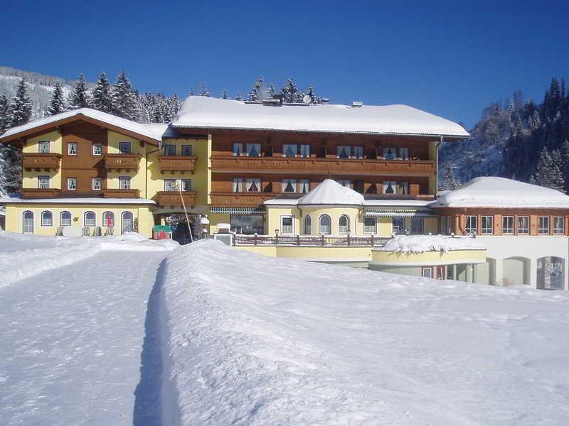 Hotel Wieseneck Gmbh Sankt Johann im Pongau Exterior photo
